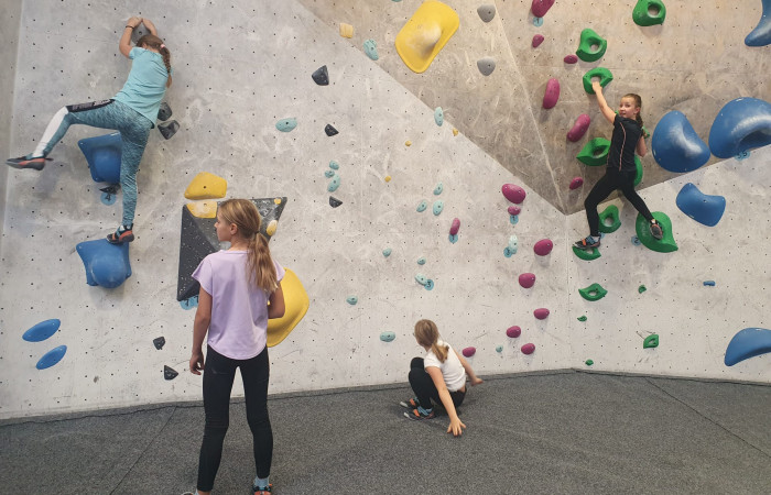 Kletter-AG in der Boulderhalle Level 8